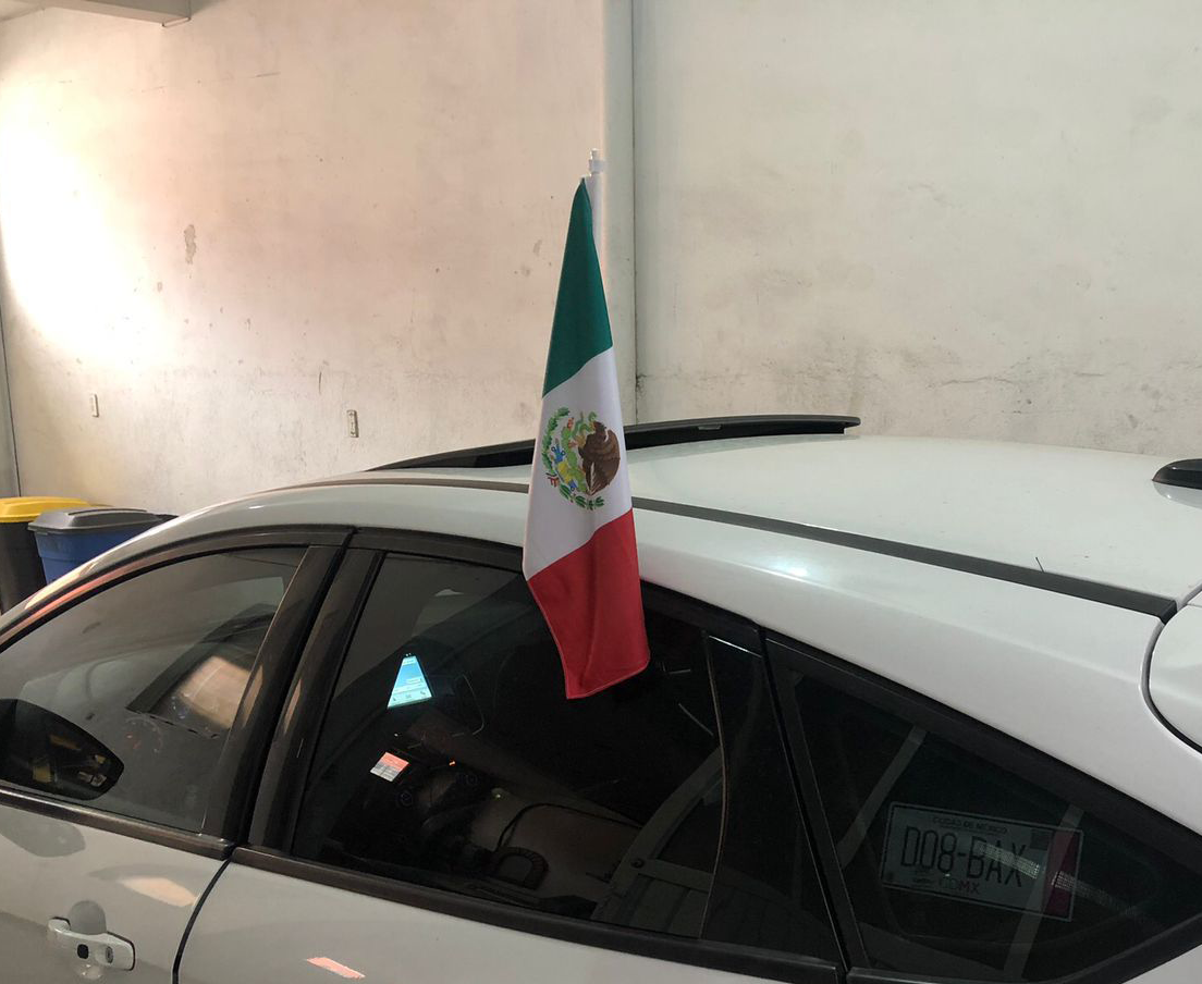 Banderas para coche personalizadas con soporte resistente